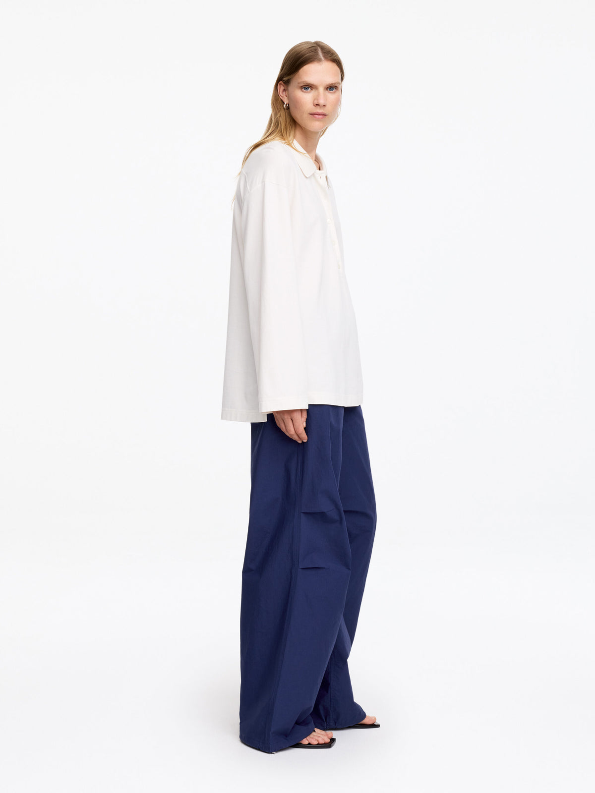 Cotton Pleat-Knee Trousers - Blue - Image 3