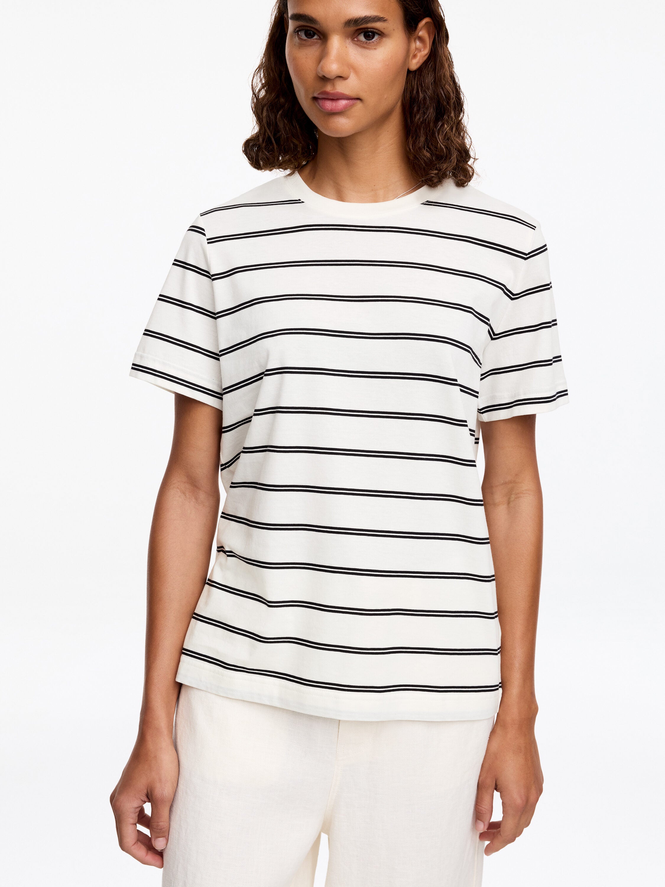 Short-Sleeve T-Shirt - Black - Image 5