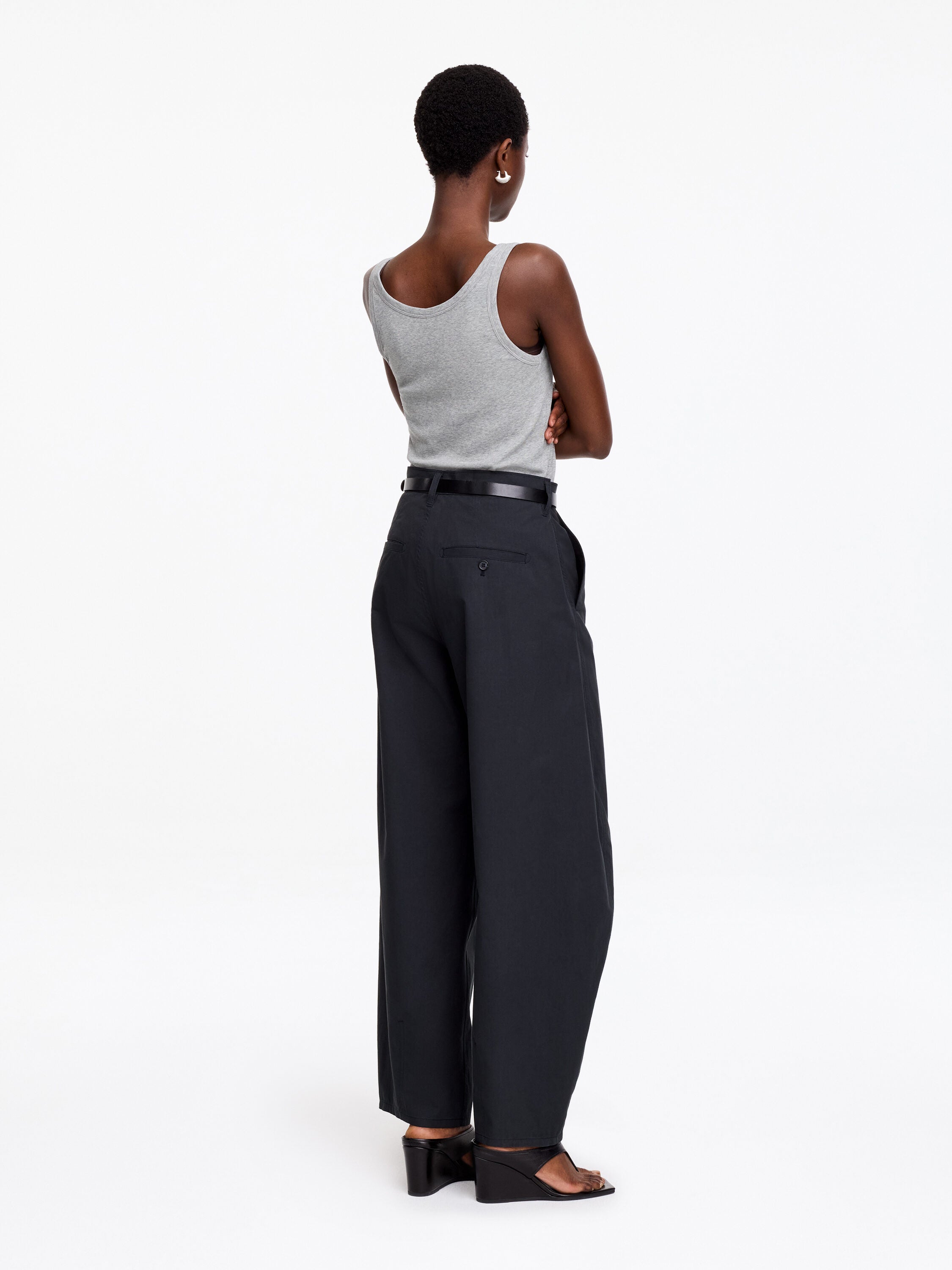Scoop-Neck Tank Top - Grey - Image 4