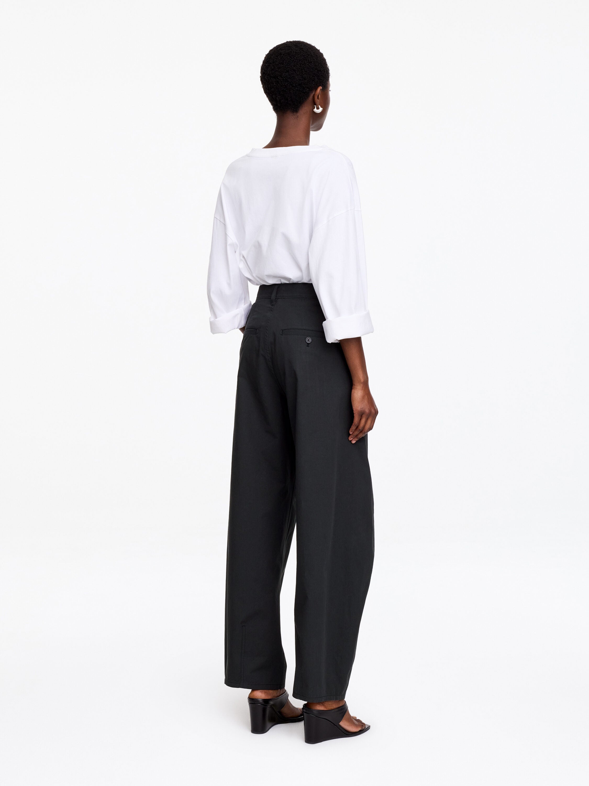 Barrel-Leg Trousers - Black - Image 4