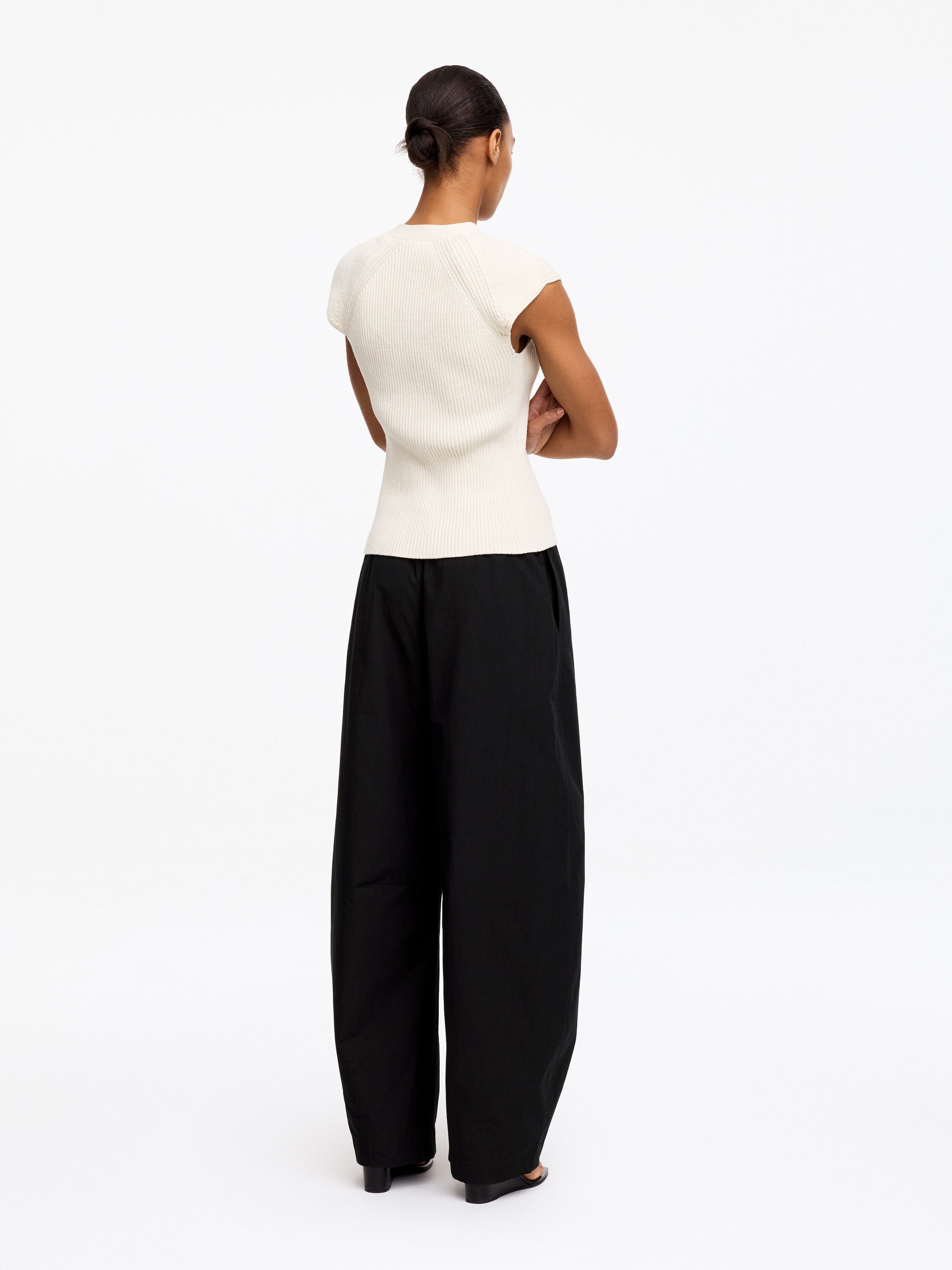 Barrel-Leg Cotton Trousers - Black - Image 3