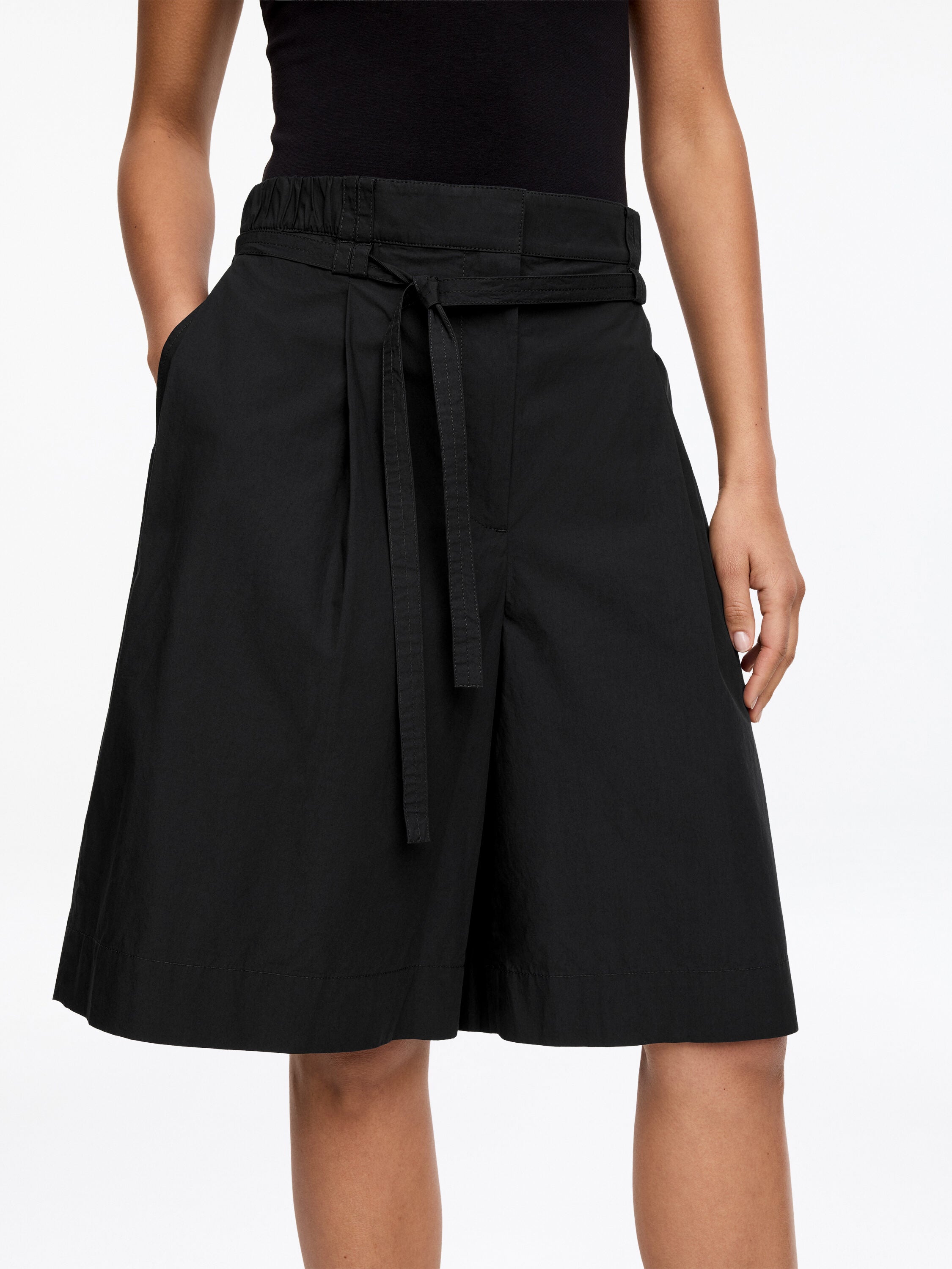 Pleated Cotton Poplin Shorts - Black - Image 4
